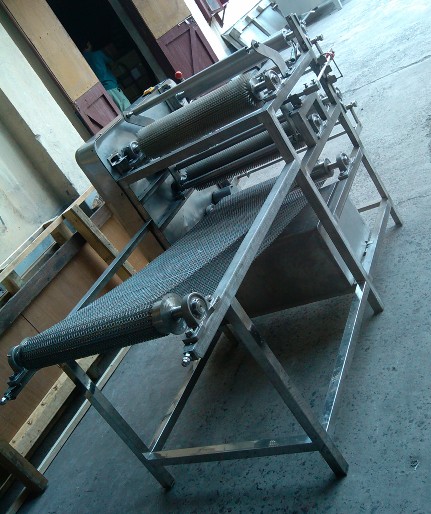 剝布機(jī)+輸送帶